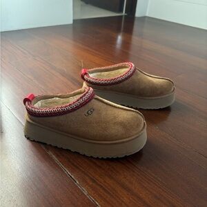 PLATFORM UGG TAZMAN NEW